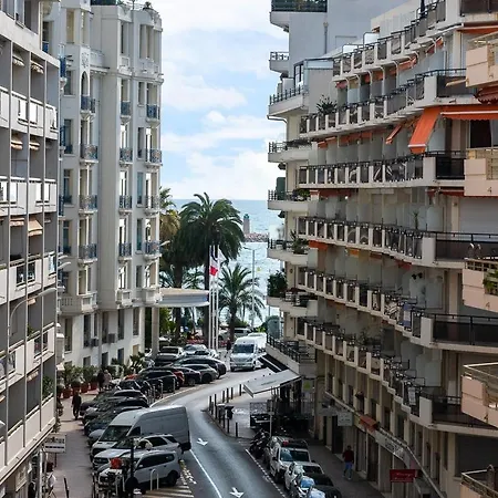 Le Maubourg - Terrasse Near Beaches *