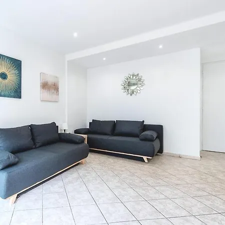 Apartment Le Maubourg - Terrasse Near Beaches *