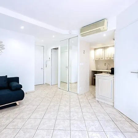 Apartment Le Maubourg - Terrasse Near Beaches *